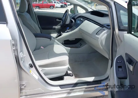 2011 Toyota Prius Three z USA, uszkodzony, nr VIN JTDKN3DU8B0324972